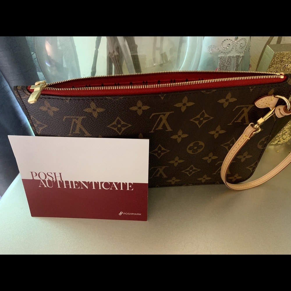Louis Vuitton Neverfull Monogram Pouch